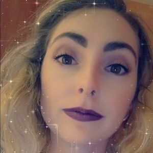 Meet your Posher, Chloe